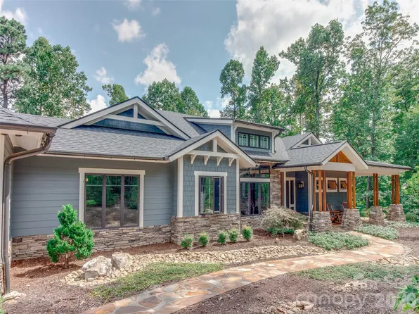 72 Dusky Ct, Hendersonville, NC 28739