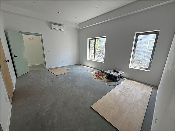 2nd image of 536 Smith St #107