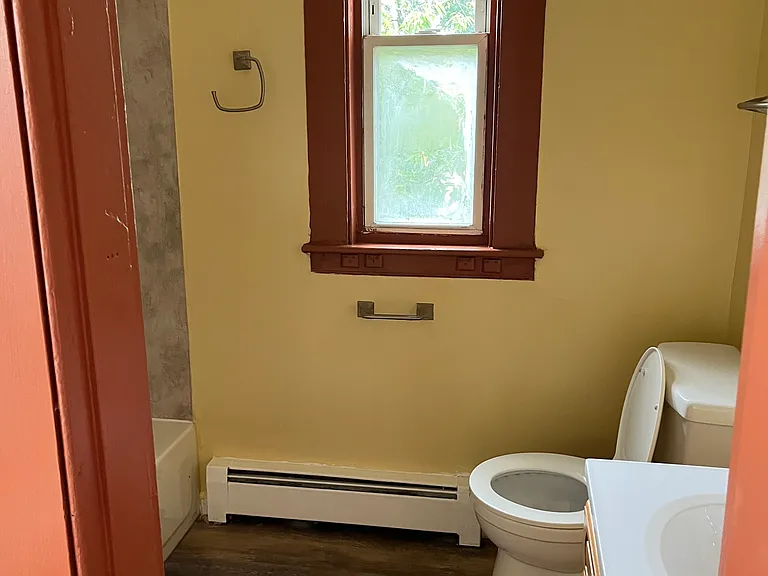 17-19 Chadwick Ave #3 — Photo 16