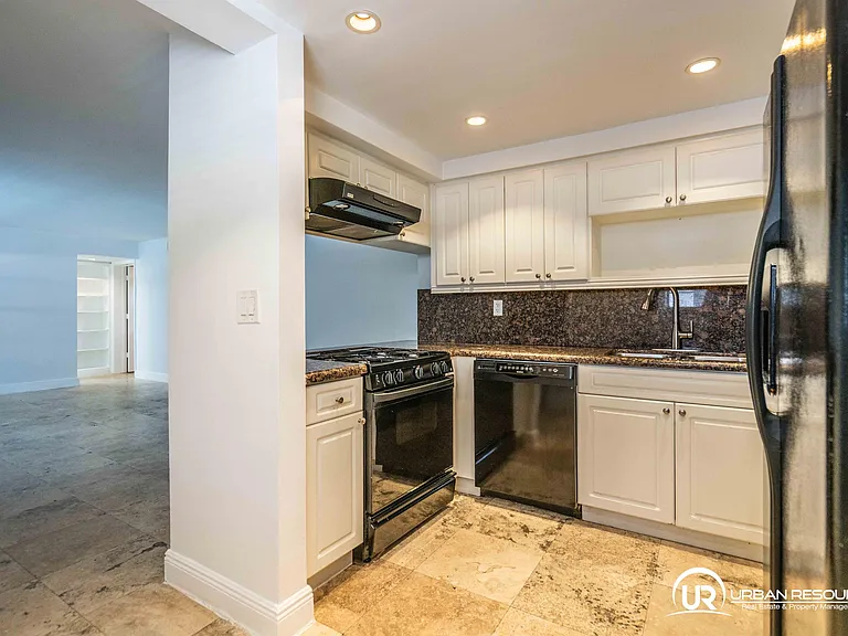 3265 Virginia St #11 — Photo 16