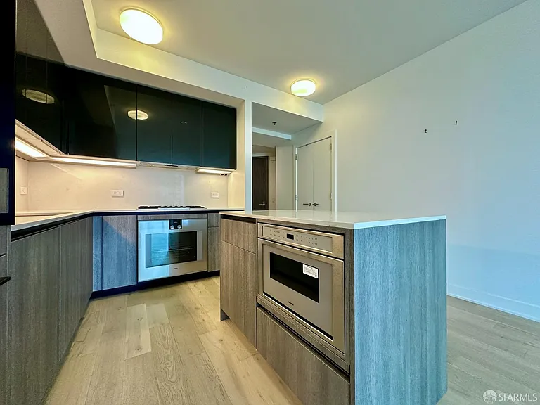 201 Folsom St #15D — Photo 8
