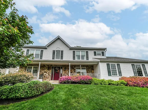 20595 Shadow Woods Ct, Sterling, VA 20165