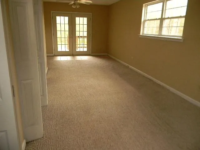 253 Ivanhoe Ln — Photo 6