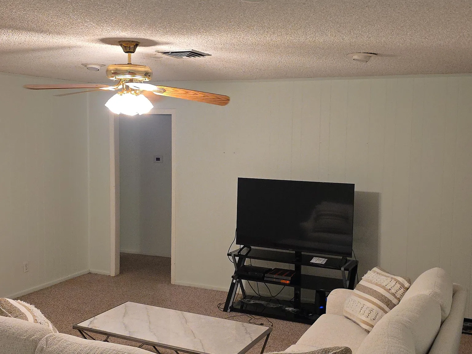 3 bed, 1396 sqft, $550 — Photo 3