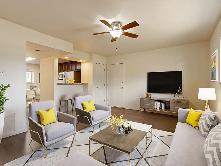 Lakemont Apartments — Photo 34