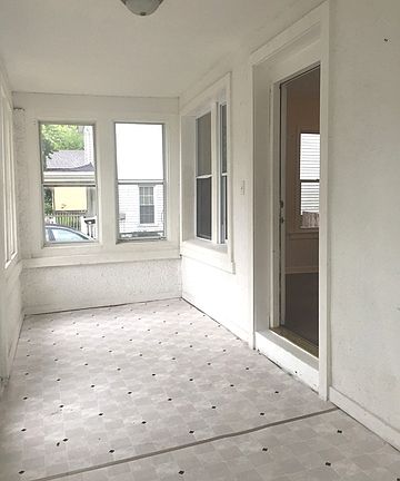 2nd image of 509 Rosewood Ave
