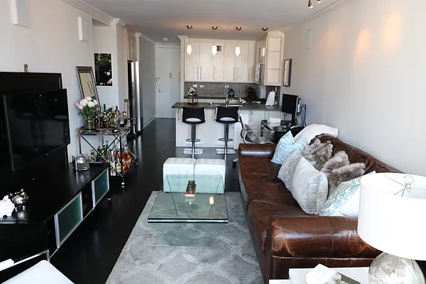 Rented by Newell and Assoc. | media 3