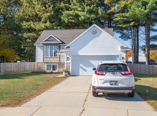 1842 Keegan Ct SW, Wyoming, MI 49519