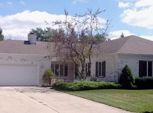 615 Rosedale Ave, Roselle, IL 60172