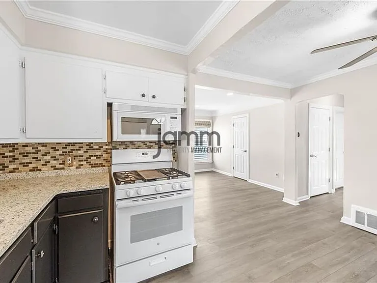 1653 Woodhurst Ave — Photo 11