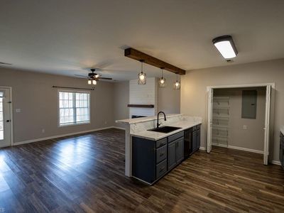 226 Lola Ln APT 102, Pilot Mtn, NC, 27041