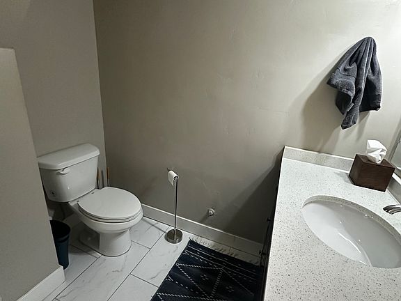 5th image of 5779 S Beaumont Dr