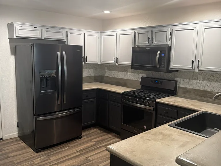 642 W Brewer Rd #103 — Photo 3