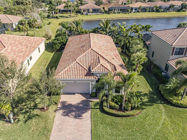 5574 51st Avenue, Vero Beach, FL 32967