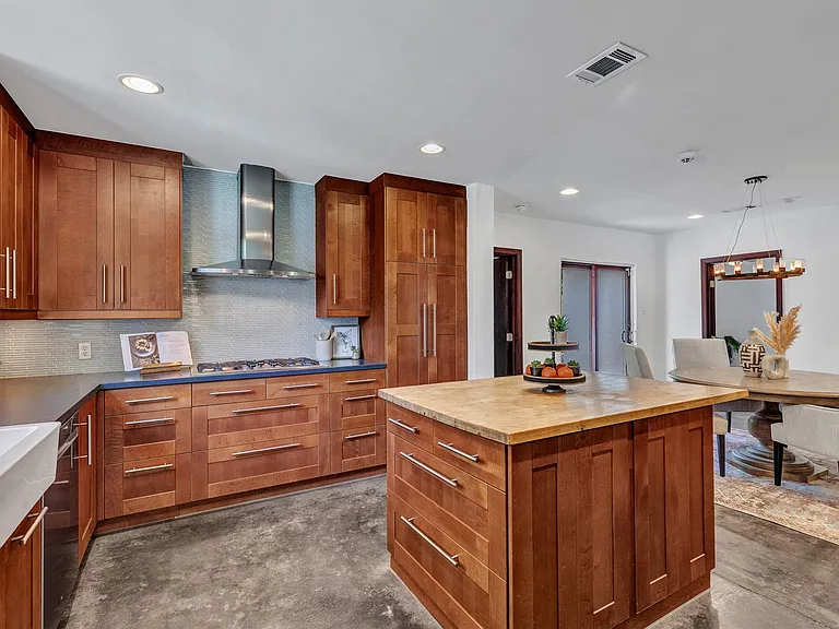1208 Fairwood Rd — Photo 8