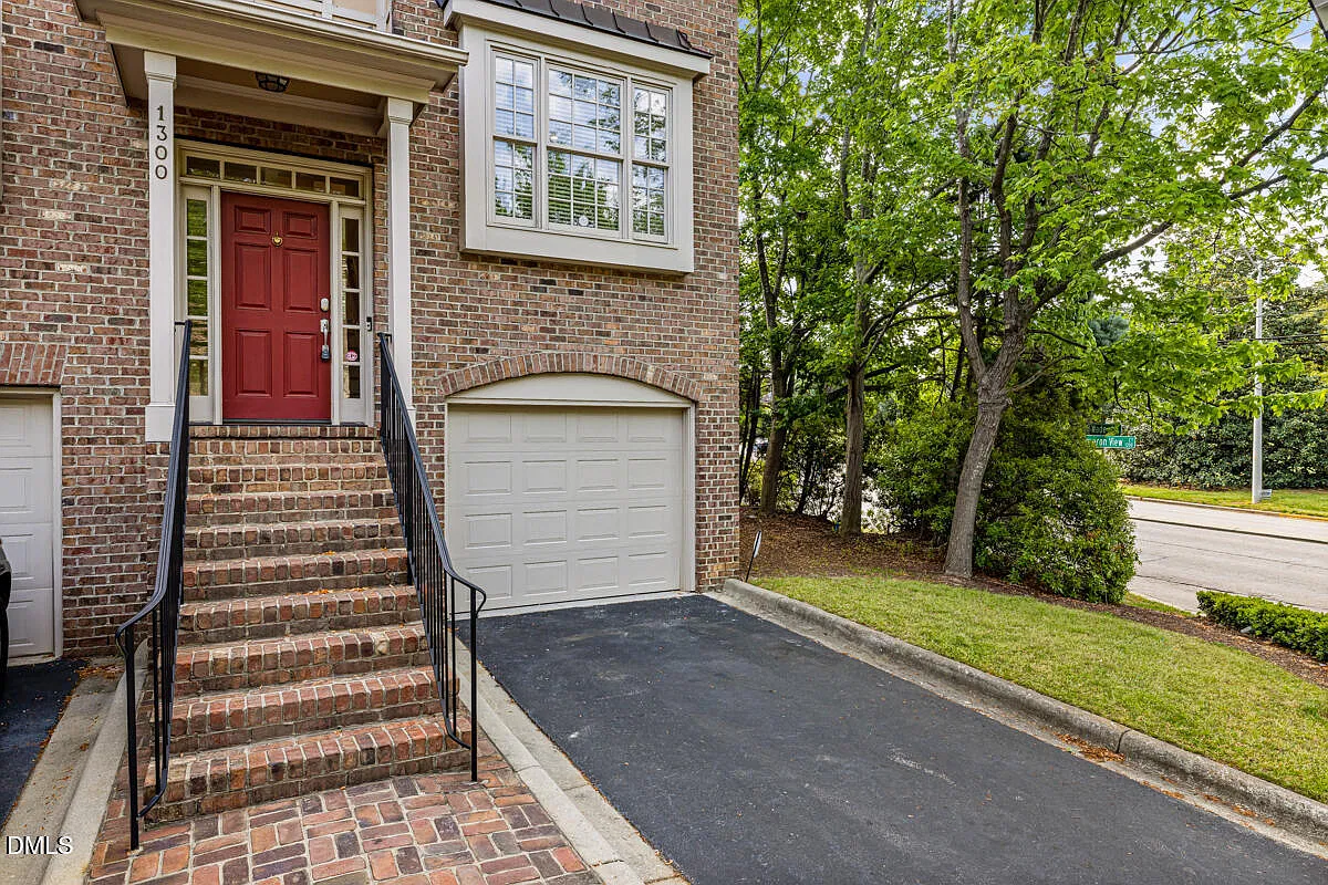 3 bed, 3.5 bath, $2,695 — Photo 3