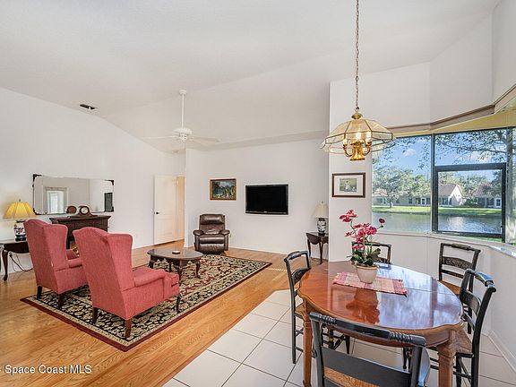 5th image of 764 Autumn Glen Dr