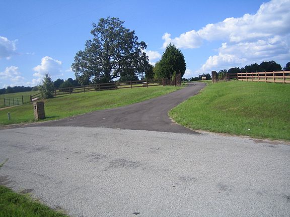 Drive from Bett Road