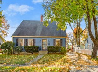 32 Thorpe Rd, Needham, MA 02494