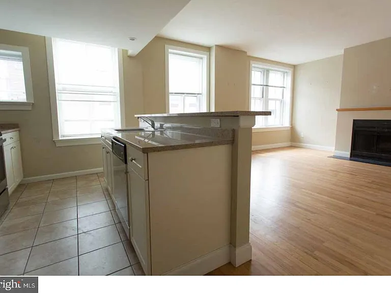 1100 Spruce St #2A — Photo 8