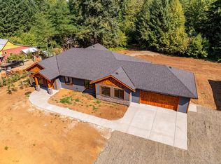 3368 Small Rd, Cumberland, BC V9N3Z8