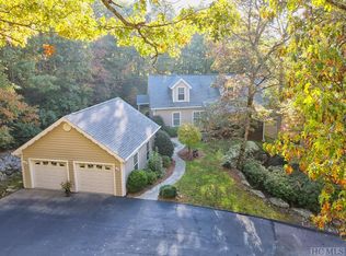 24 Honey Bear Ln, Dillard, GA 30537