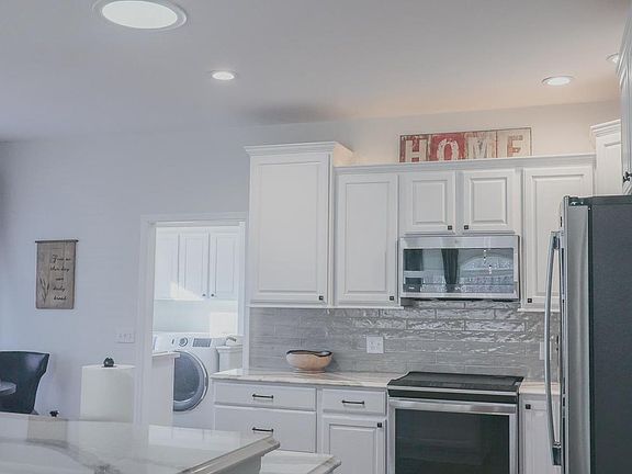 3rd image of 4884 Monarch Drive