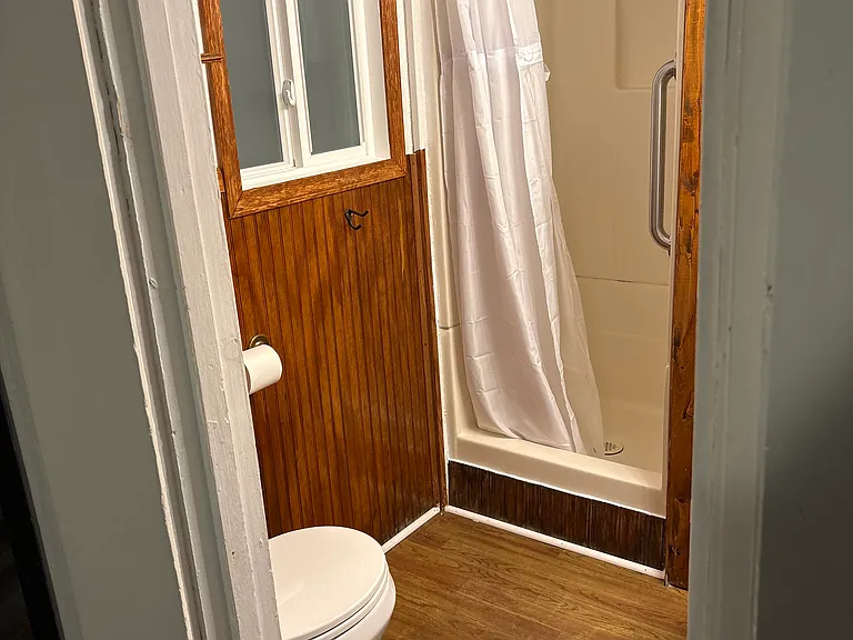 1909 Colby Ave #2 — Photo 11