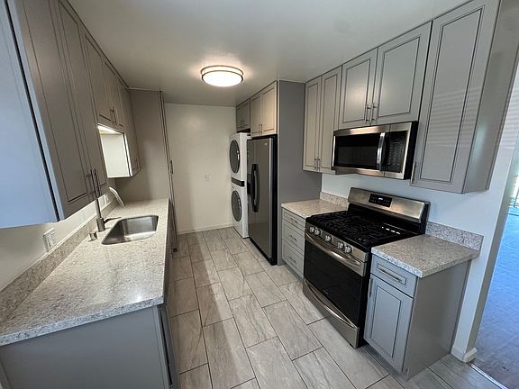 4th image of 270-288 S Oak St #Oak-284
