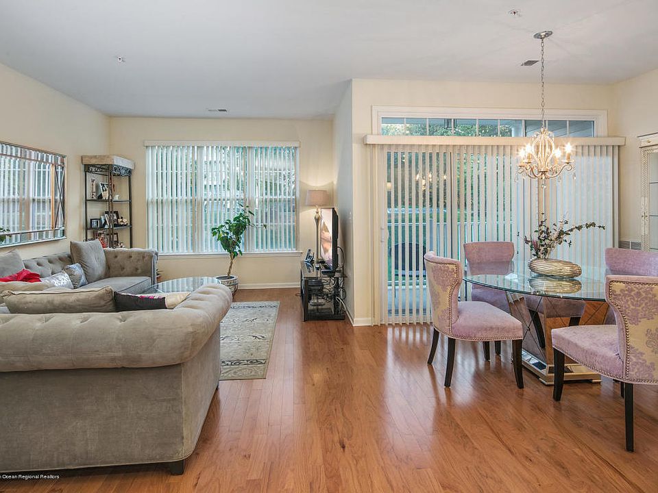 1st image of 712 Amy Ct