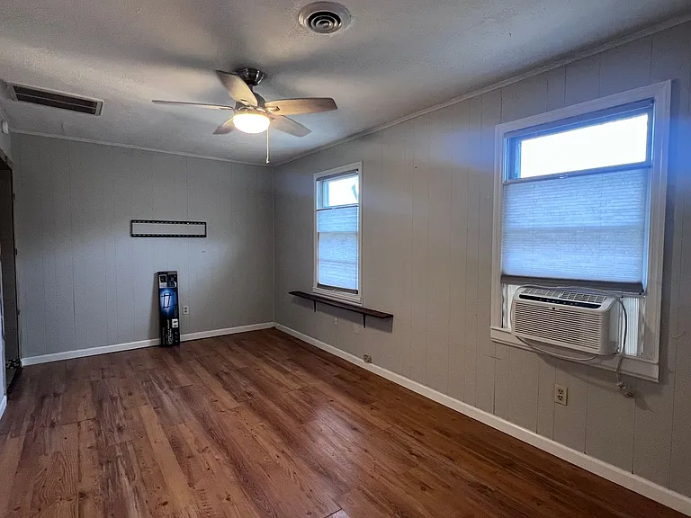 1217 Chestnut St — Photo 4