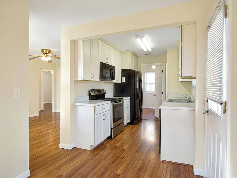 400 W 6th Ave — Photo 9