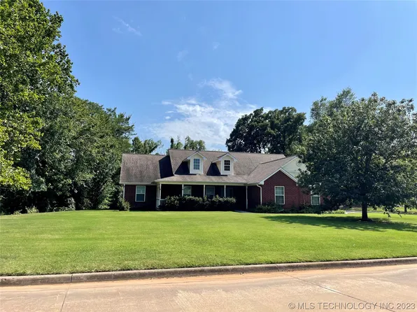 1203 Oakmont Dr, Fort Gibson, OK 74434