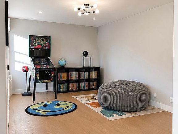 2nd image of 5799 Regency Cir NW