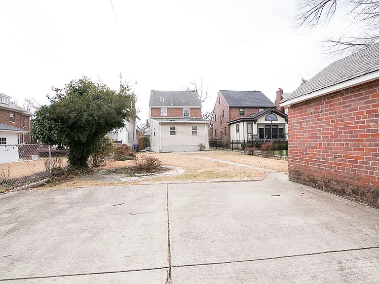 1731 Taylor St NW — Photo 28