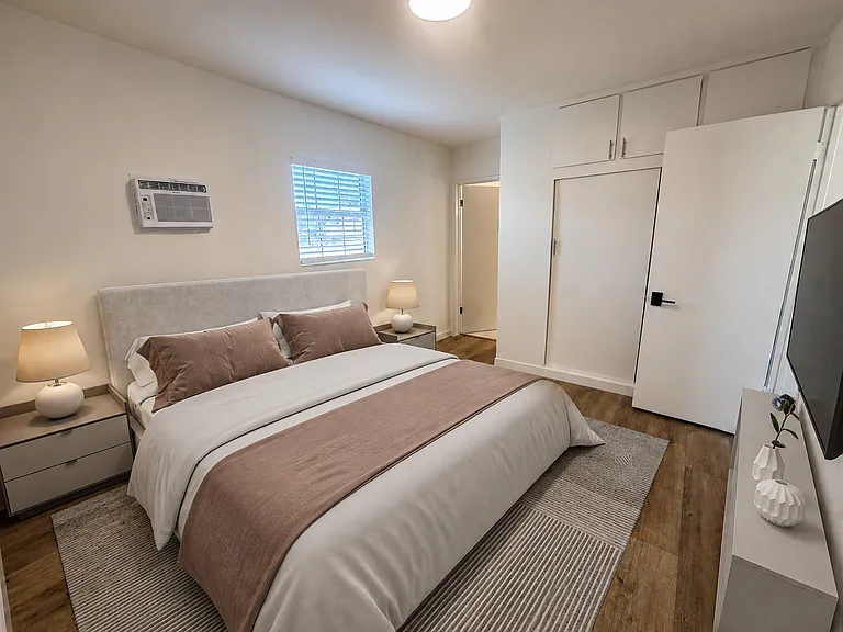 11419 Cumpston St #6 — Photo 5