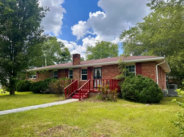 414 Hiawatha Cir, Chickamauga, GA 30707