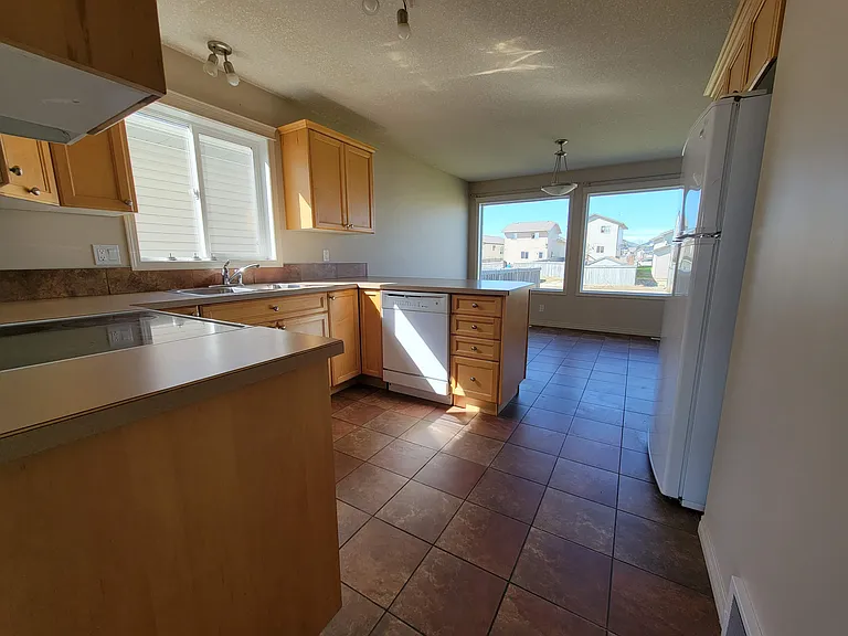 36 Pinnacle St — Photo 4