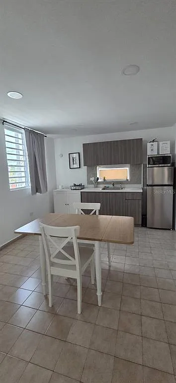 1 bed, 1.0 bath, $900 — Photo 2