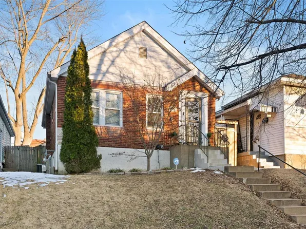 3210 Regal Pl, Saint Louis, MO 63139