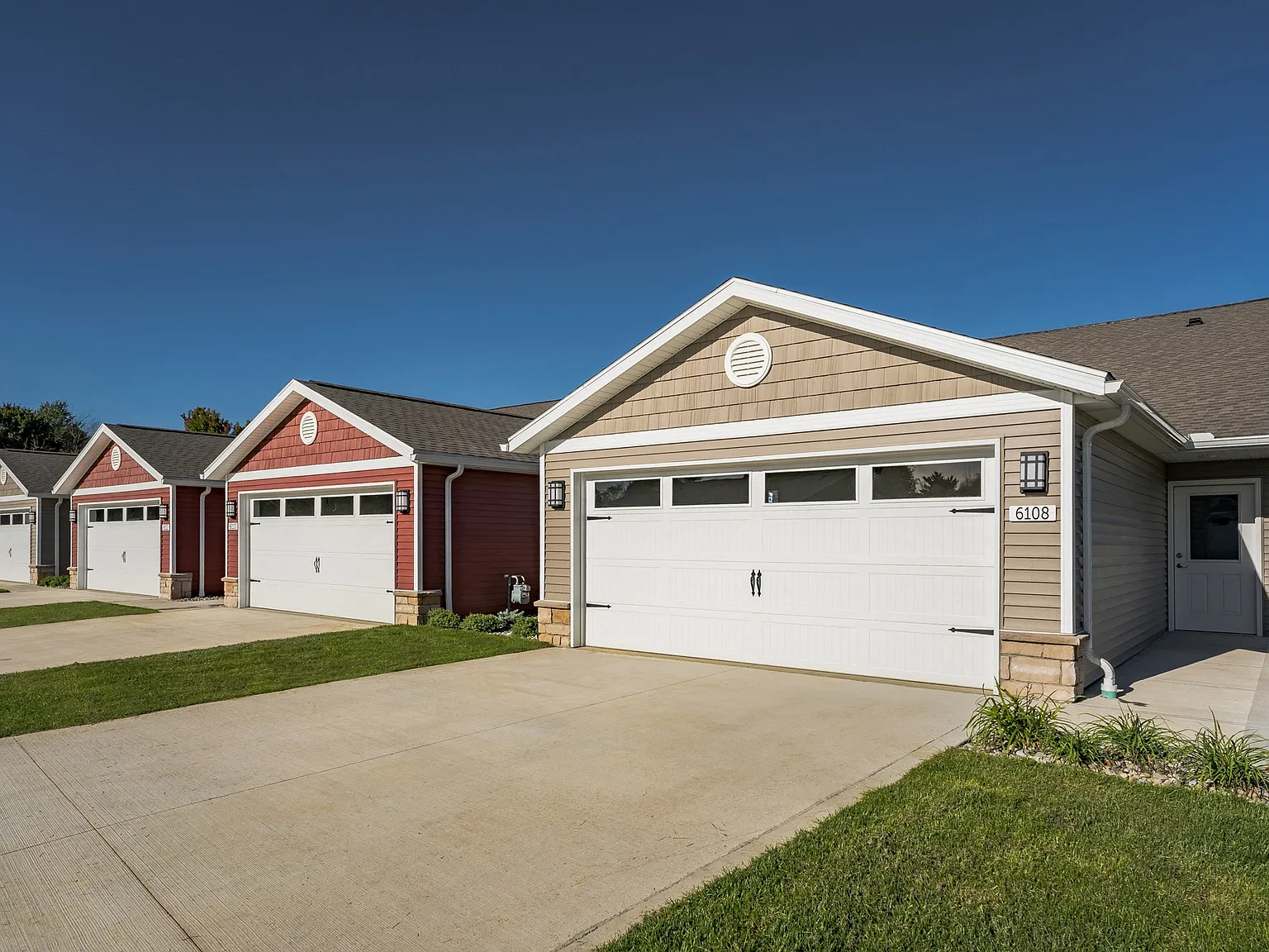 Redwood Medina Lafayette Township — Photo 1