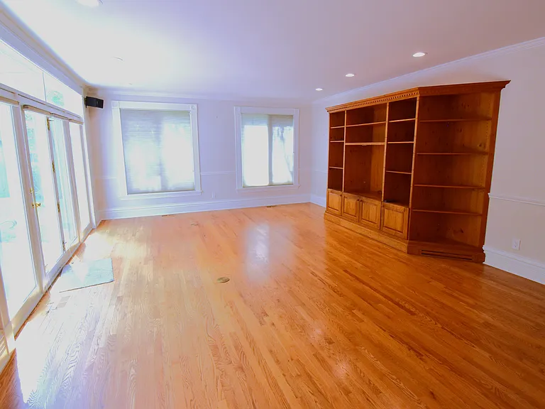 2105 S Fillmore St — Photo 44