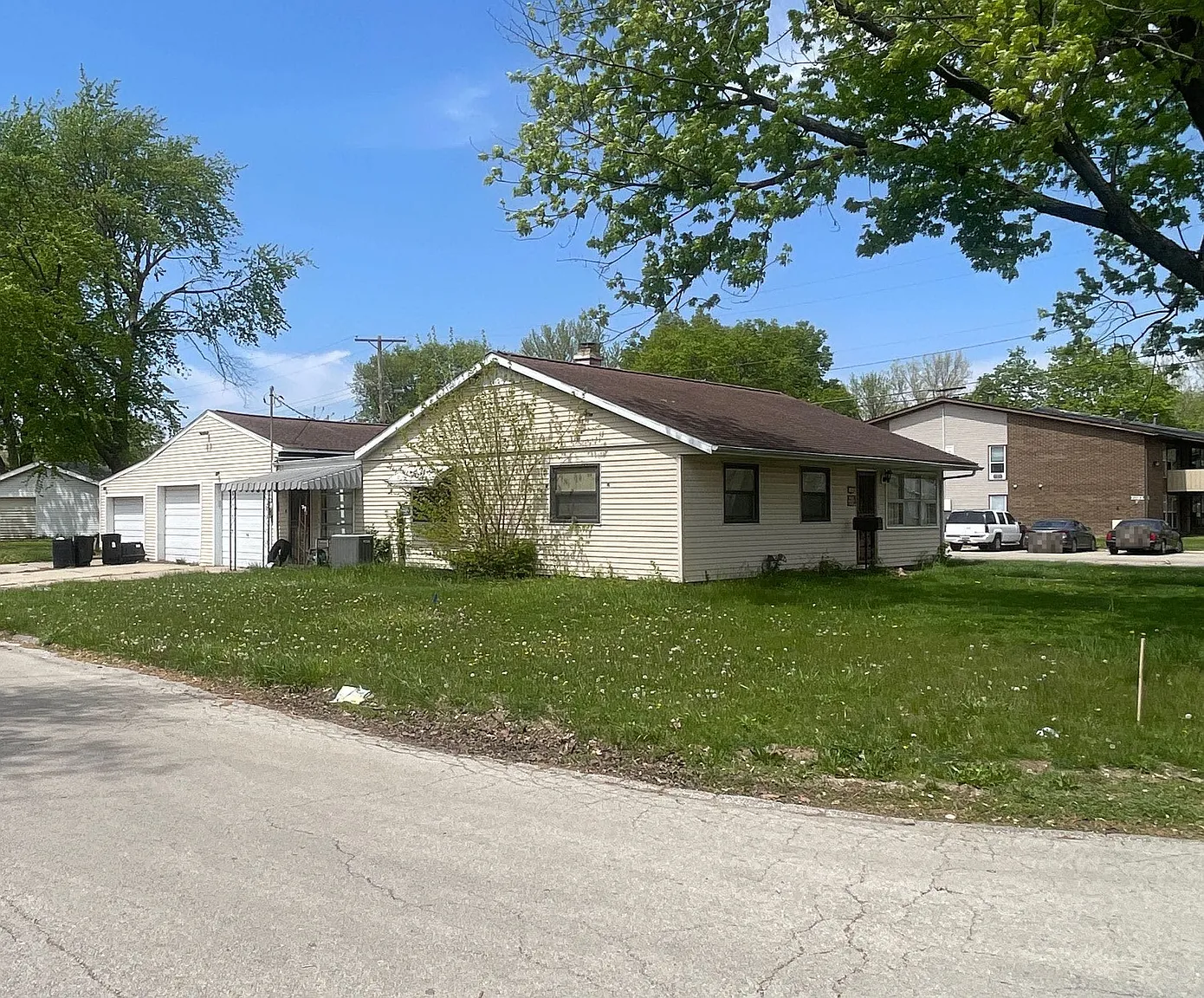 2001 Cynthia Dr photo 1