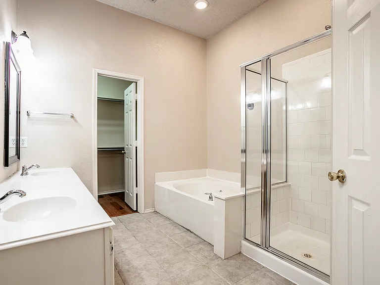 206 Meredith Ct — Photo 21