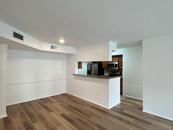 4th image of 3311 Wyndham Cir APT 1202