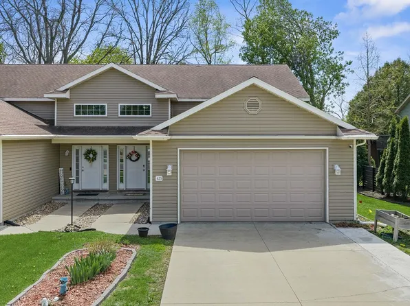 425 14th Ave, Baraboo, WI 53913