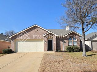 2525 Rivers Edge Dr, Fort Worth, TX 76118