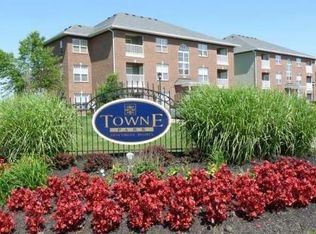 1862 Towne Park Dr APT 8A, Troy, OH 45373