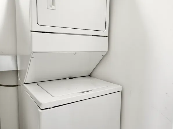 37-20 Prince Street image 2 of 6