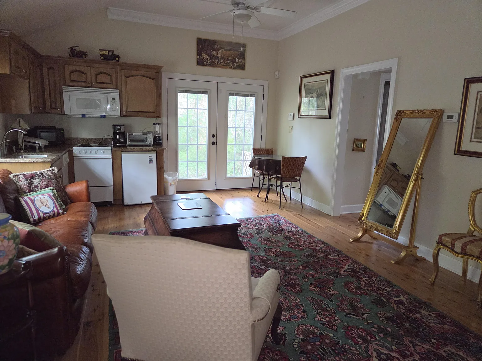 1 bed, 1.0 bath, 500 sqft, $1,800 — Photo 2